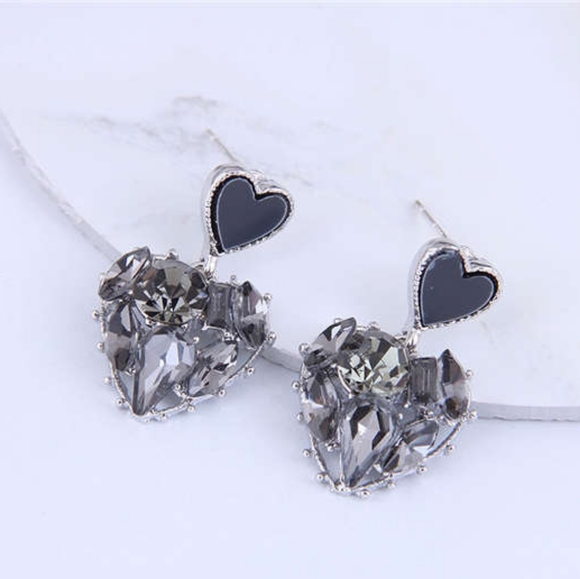 Black Heart Czech Rhinestone Women Stud Earrings - Picture 2 of 4